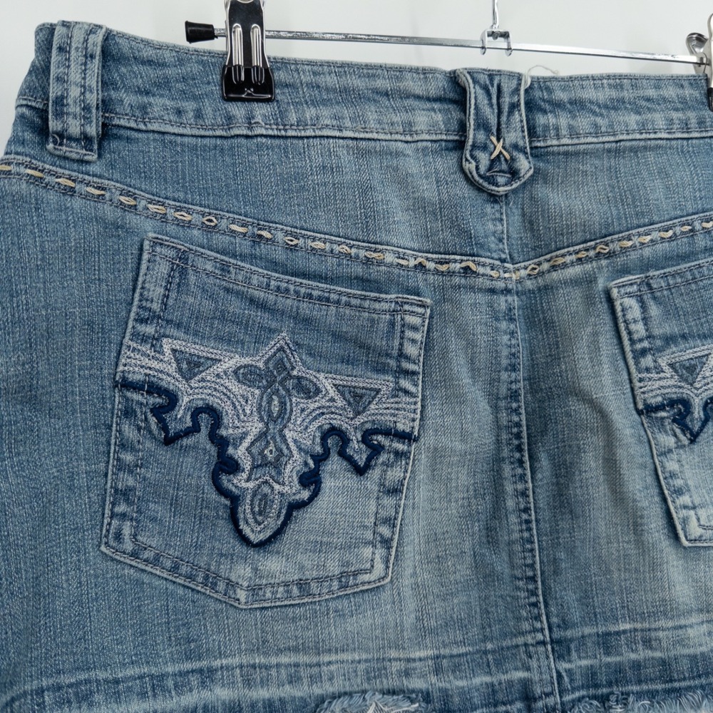 Y2K Younique Blue Denim Micro Mini Skirt Size 8 Raw Hem Low Rise Western Boho - Picture 6 of 7